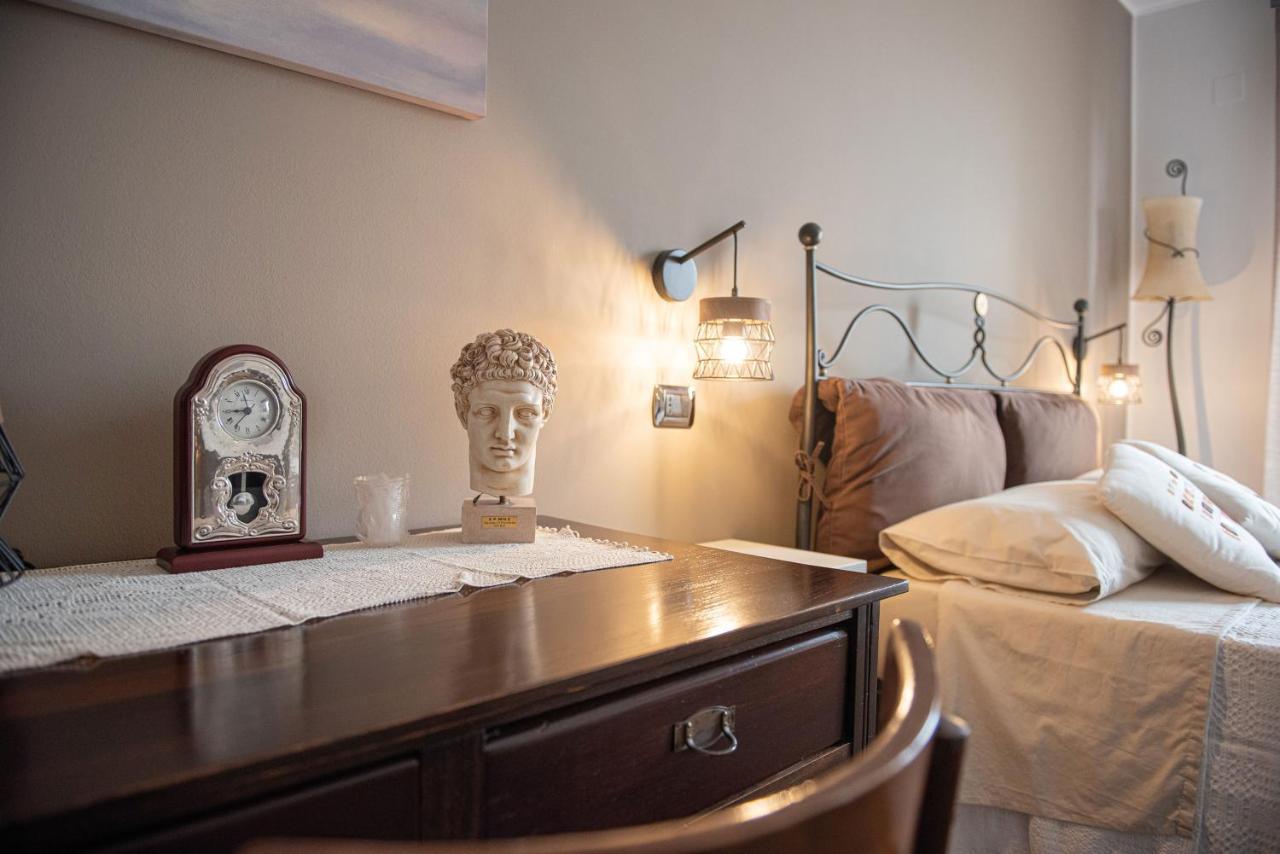 Torrevarata - Guest Rooms Santa Teresa Di Riva Bagian luar foto