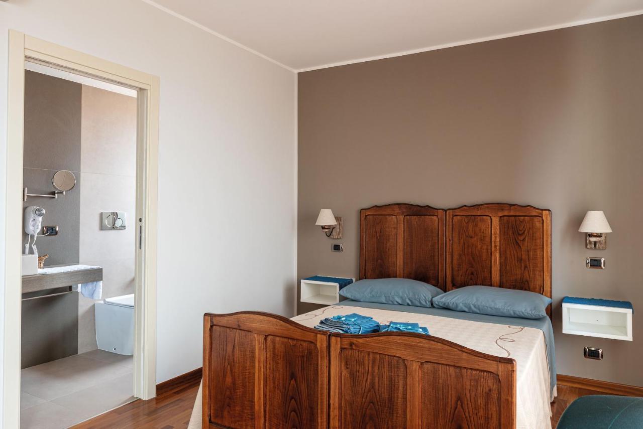 Torrevarata - Guest Rooms Santa Teresa Di Riva Bagian luar foto