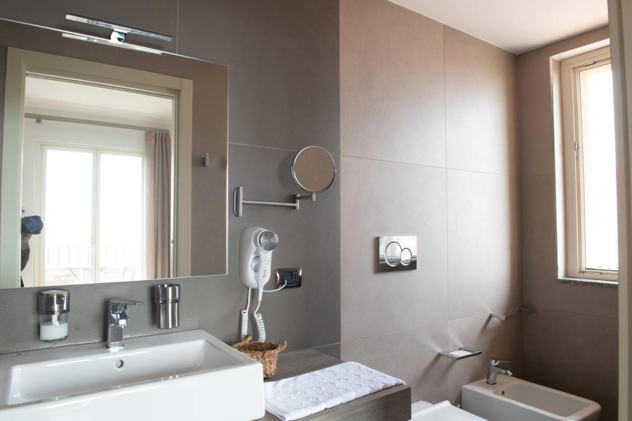 Torrevarata - Guest Rooms Santa Teresa Di Riva Bagian luar foto