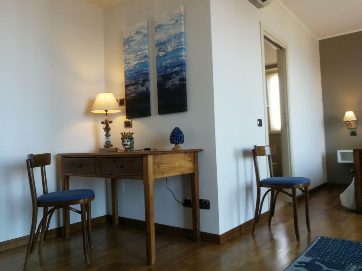 Torrevarata - Guest Rooms Santa Teresa Di Riva Bagian luar foto
